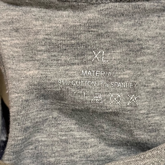 Tank top with built in sports bra size xl in great condition - Picture 2 of 2